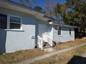 Building Photo - 98 Sans Souci St