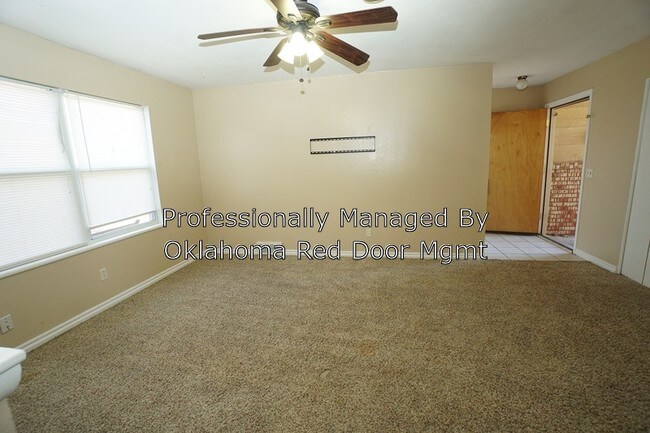 Foto del edificio - 10009 N McKinley Ave