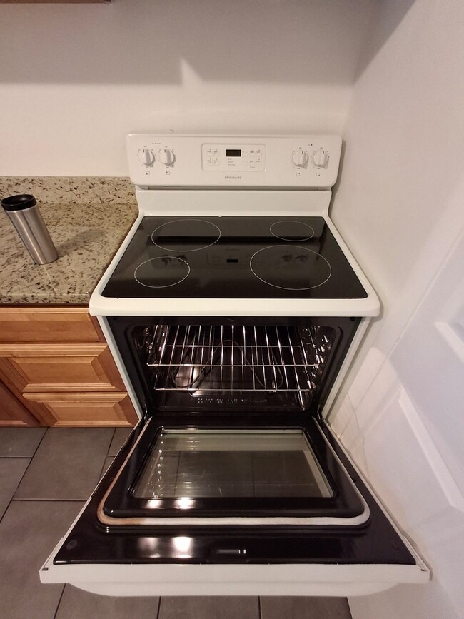 Building Photo - 2127 S 15th Ave