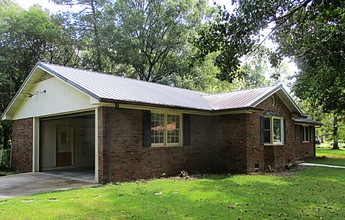 Building Photo - 2 Castlewood Dr SW