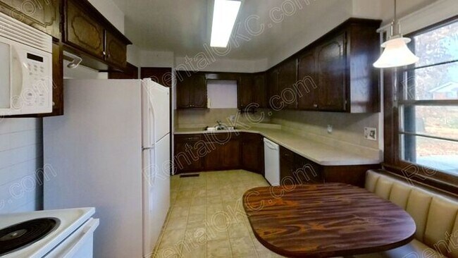 Photo - Large yard 3/1 just of Douglas! House