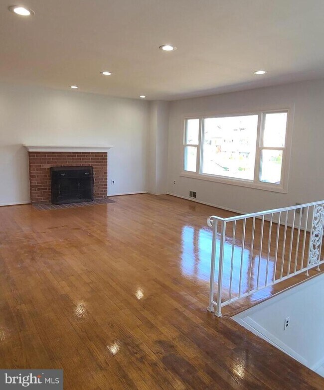 Foto del edificio - 5704 Barrymore Rd