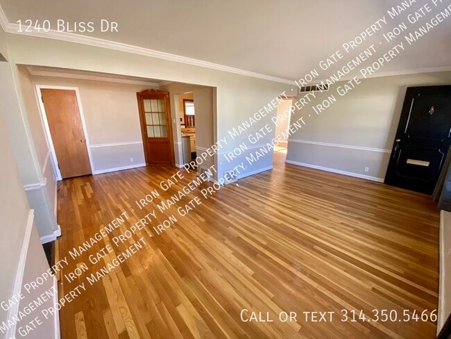 Building Photo - Beautiful House For Rent 2 Bedroom