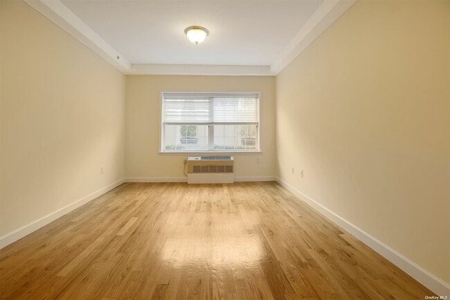 Building Photo - 150-31-150-12 12th Ave