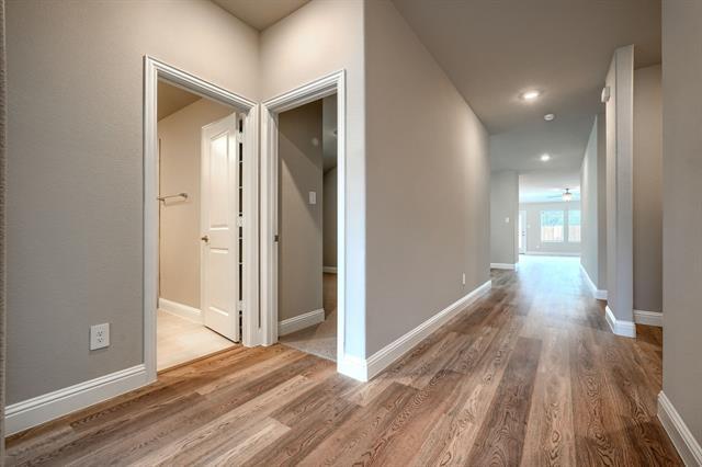 Foto del edificio - 511 Midnight Oak Dr