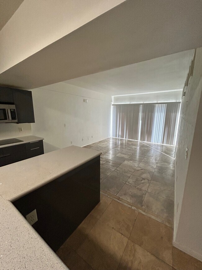 Foto del edificio - 351 E Thomas Rd