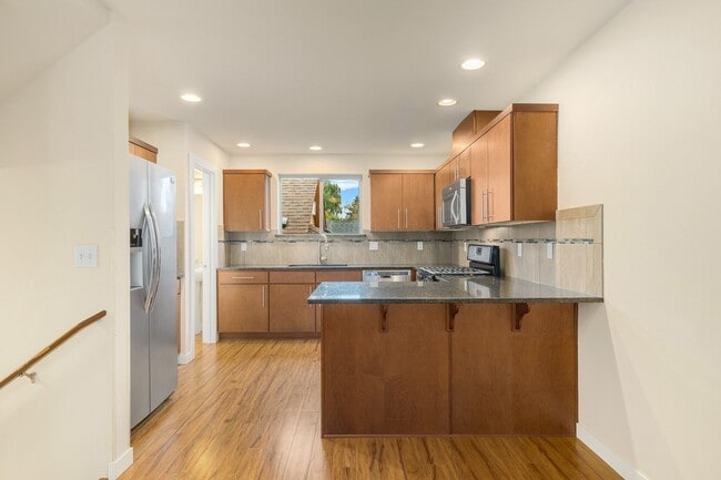 Building Photo - $500 OFF FIRST MONTHS RENT!! Newer Constru...