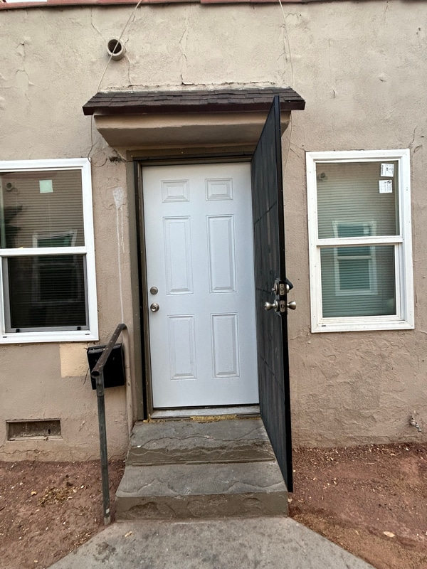 Building Photo - 217 W Lancaster Blvd