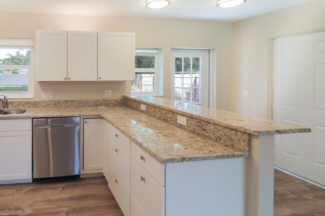 Large counter tops for workspace and large breakfast bar - 708 62nd Ave S