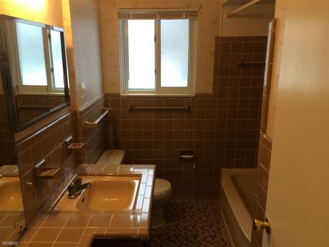 Foto del edificio - 18530 Beechwood St