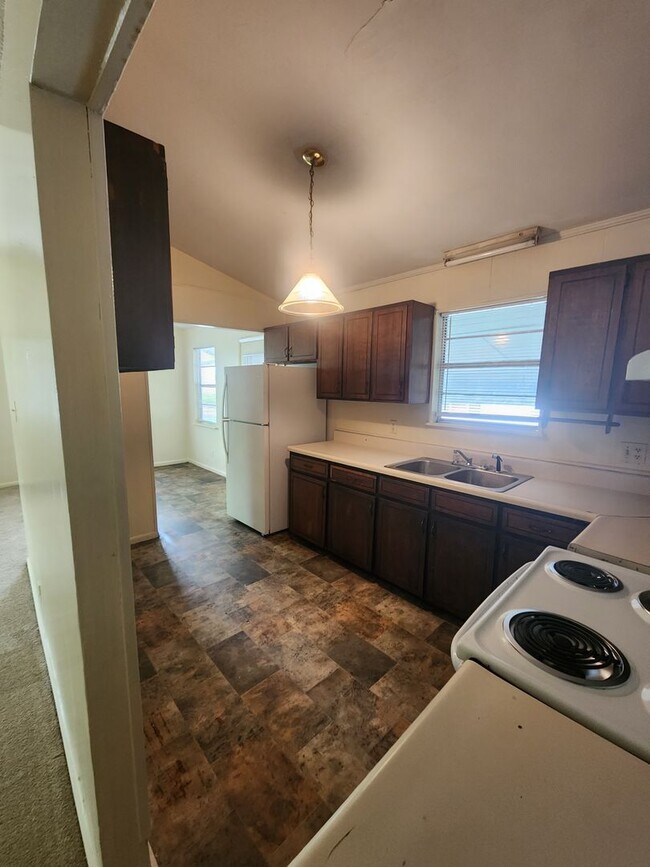 Building Photo - 3 Bedroom/1 Bath Home in Valdosta