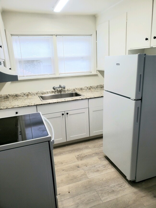Foto del edificio - 3449 33rd Ave W