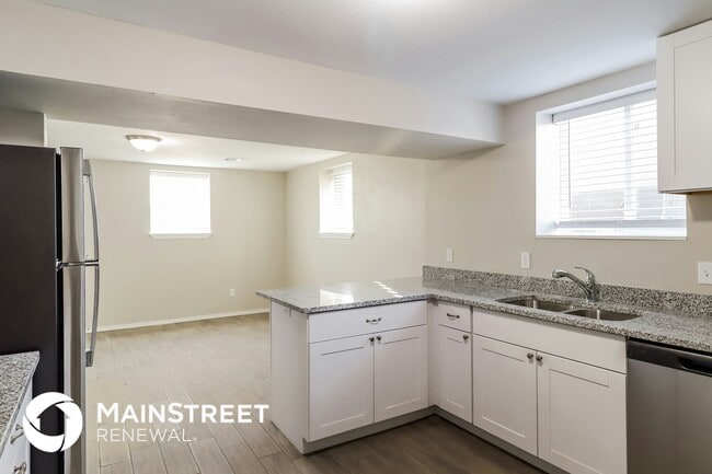 Building Photo - 5701 N Warren Ave