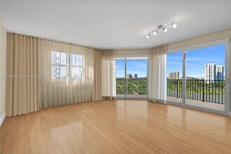 Building Photo - 20000 E Country Club Dr