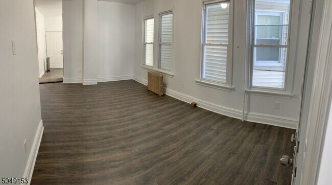 Foto del edificio - 821 Parker St