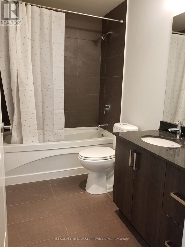 Photo du bâtiment - 7608 Yonge St