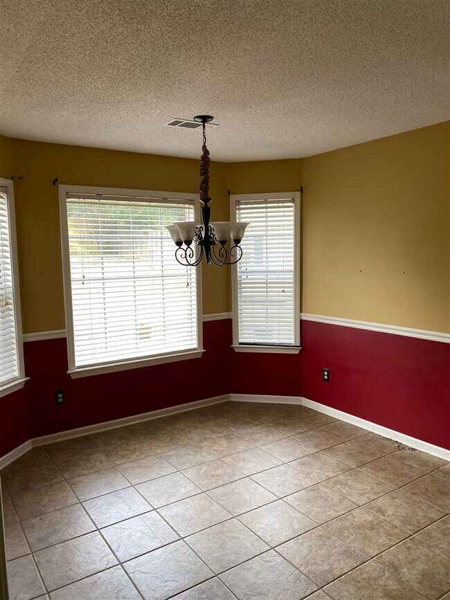Building Photo - 9730 Lakeland Hills Cove
