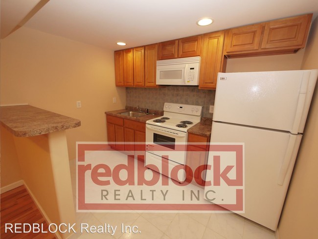 Foto del edificio - 2 br, 1 bath Apartment - 5701 N 17th Street