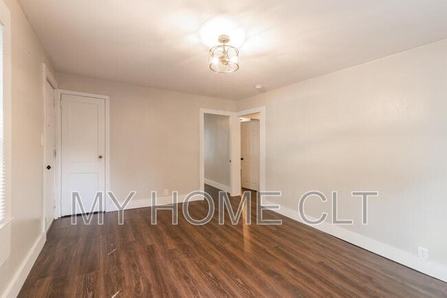 Foto del edificio - 1108 W Walnut Ave