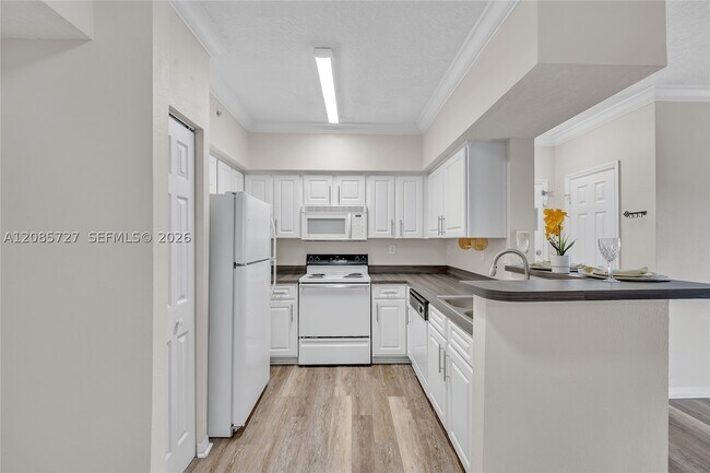 Building Photo - 220 SW 116th Ave