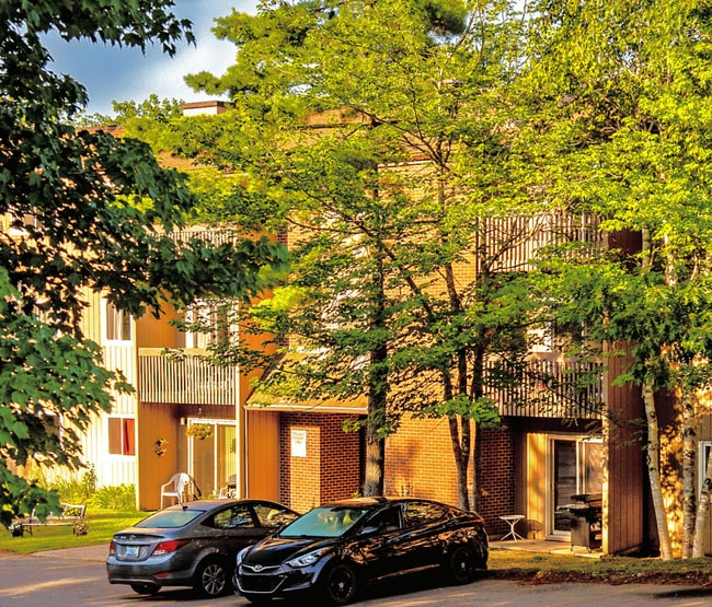 Building Photo - 23 Glen Moir