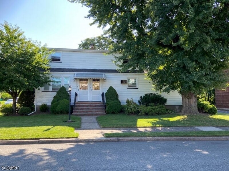 Foto principal - 105 6th Ave