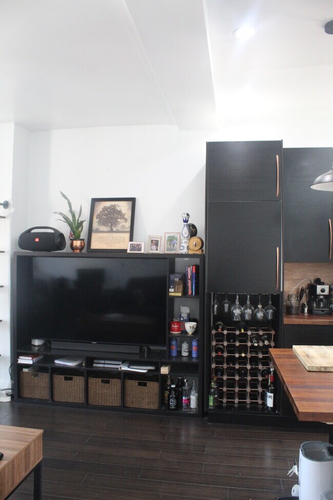 Foto del edificio - 1504 W Cumberland St