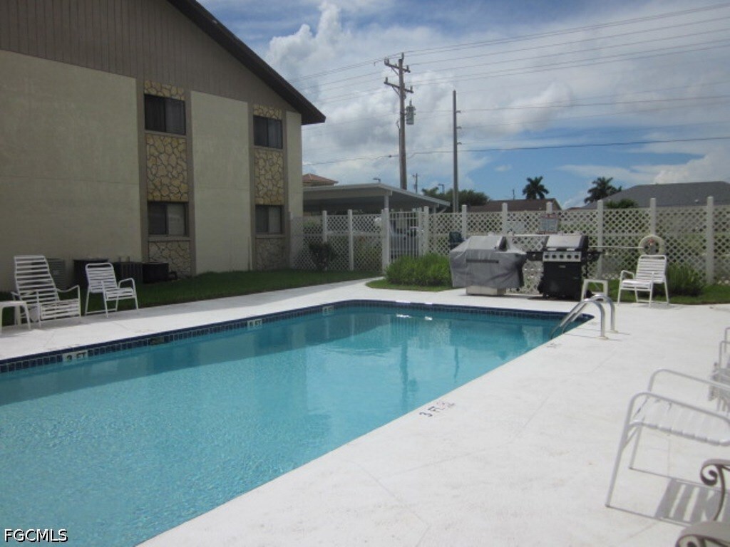 Foto del edificio - 719 SW 47th Terrace