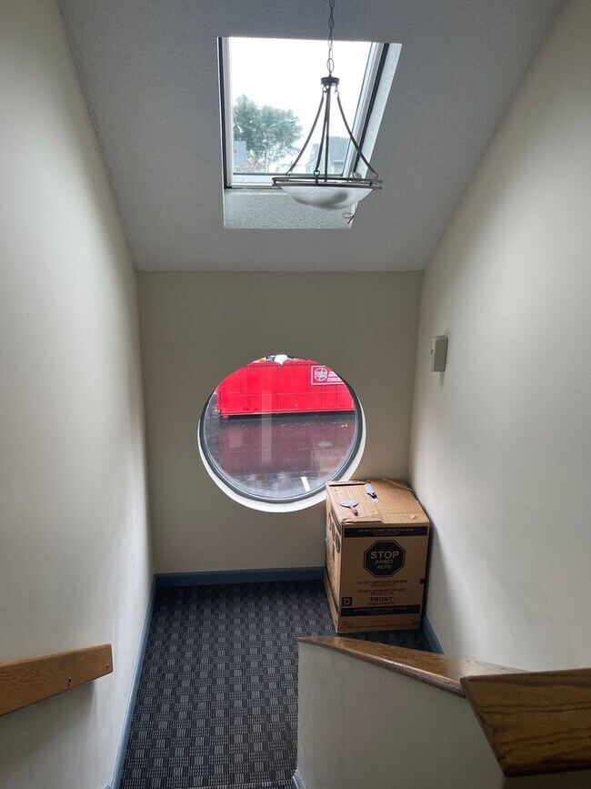 Foto del edificio - DUPLEX TOWN HOUSE W 2 PORCHES , DECK, POOL, LAUNDRY IN UNIT CENTRAL AC Have a look!!!