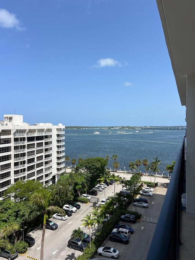 Foto del edificio - 1450 Brickell Bay Dr