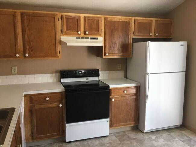 Foto del edificio - Tri-level Home with 4 bedrooms in Loveland!