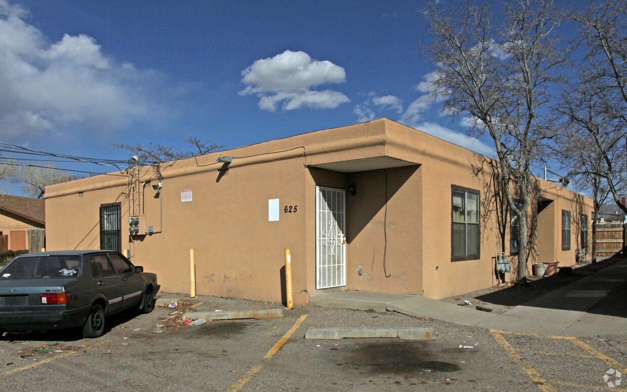 Primary Photo - 635-637 Louisiana Blvd SE