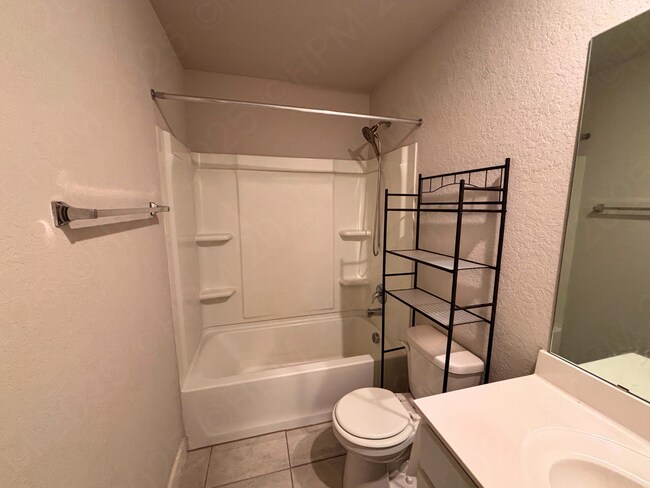 Foto del edificio - Spacious One Story 3 Bedroom Home with Covered Patio in Converse