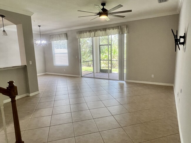 Photo - 19571 Bowring Park Rd Townhome