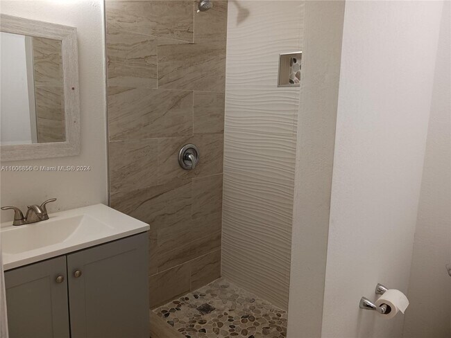 Building Photo - 650 Southwest 44th Court Apt #A, Coral Gab...