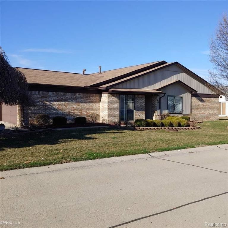 Foto principal - 31874 Hoover Rd