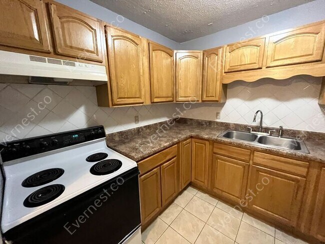 Foto del edificio - 3480 Ridgeway Ct NW