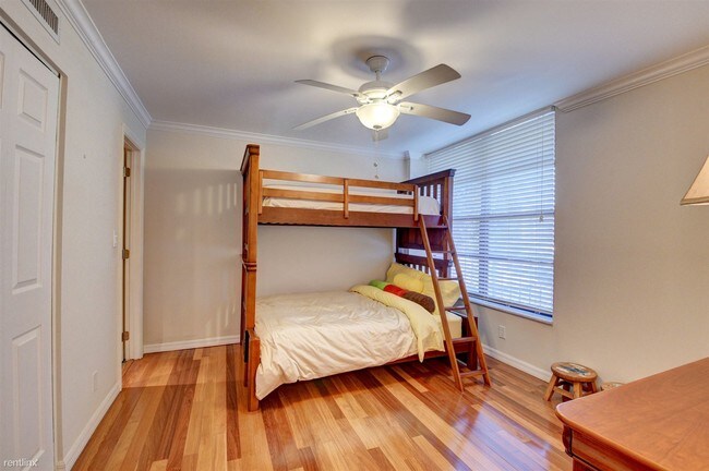 Foto del edificio - 2 br, 2 bath Apartment - 8 Royal Palm Way