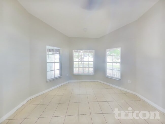 Building Photo - 4369 Montano Ave