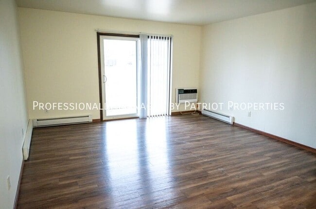 Building Photo - 1205 Emerald Terrace