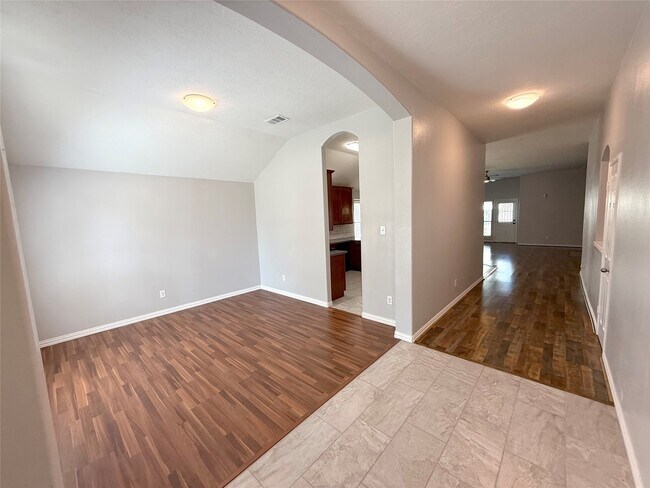 Foto del edificio - 2414 Alcove Foster Ct