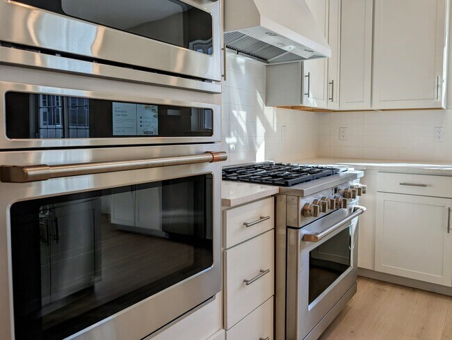 Foto del edificio - 3703 Jordan Dr