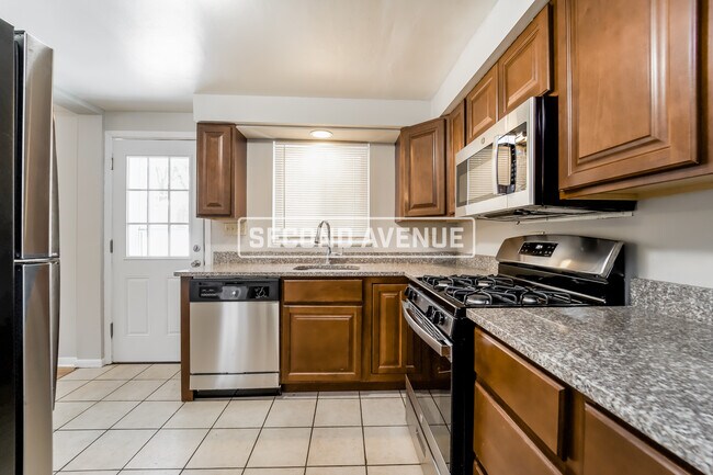 Foto del edificio - 1172 Harvard RD