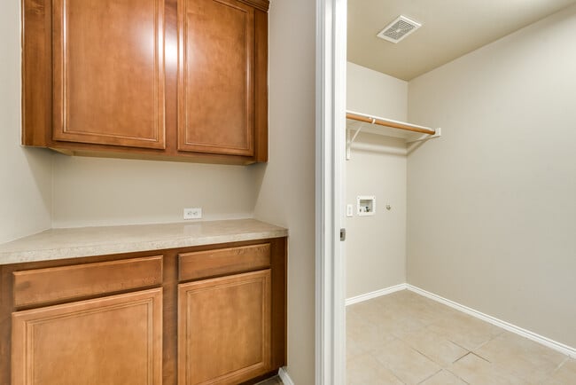 Building Photo - 2116 Hartley Dr