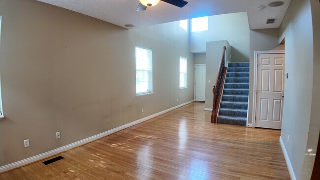 Building Photo - 3505 Thorngate Dr