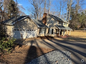 Building Photo - 116 N Quail Cir