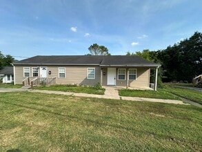 Building Photo - 379 Robertsville Rd