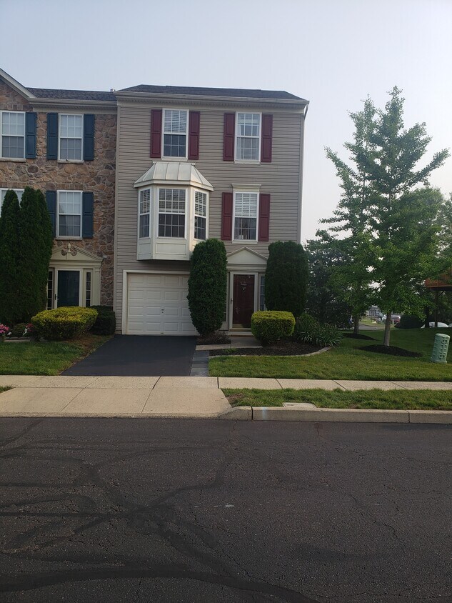 Primary Photo - 414 Terrace Dr