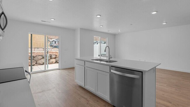 Building Photo - 2105 Wolverine Wy