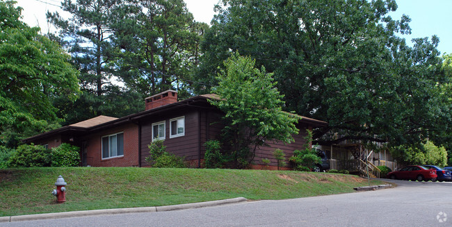 Building Photo - Collegeview Apartments College View